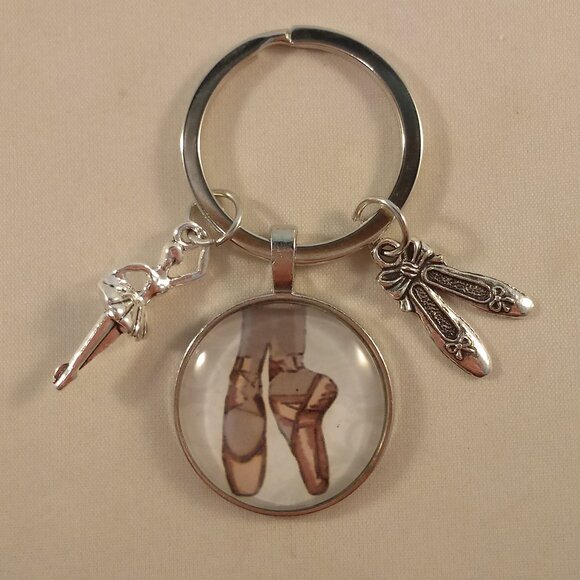 Silver Ballet Dance Pendant Cabochon Ballerina Circle Key Ring Key Holder Gift - Picture 4 of 5